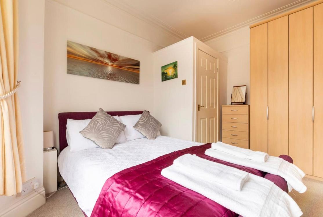 Shelley'S Seaside Stay Porthcawl Exteriör bild